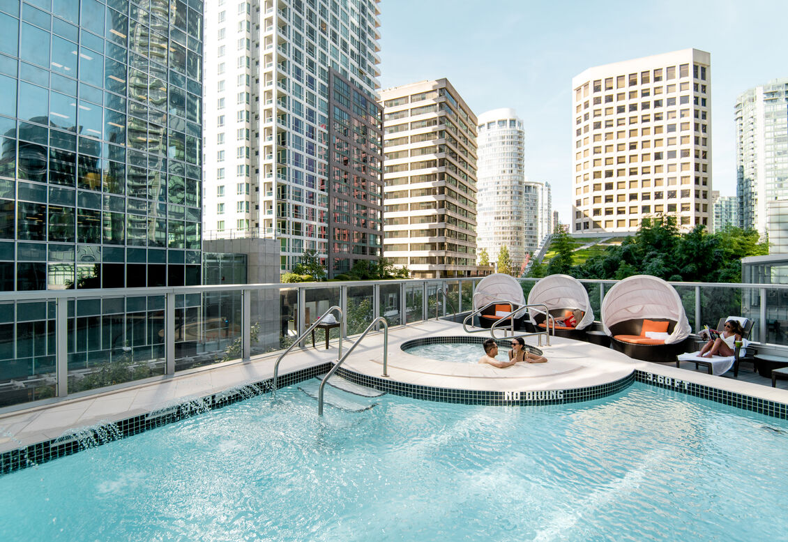 Shangri-La Hotel Vancouver pool