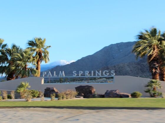 10 Palm Springs